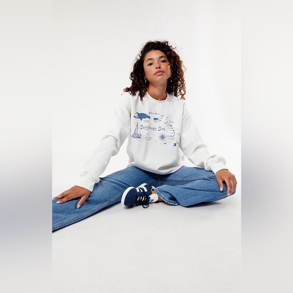 Women’s Golden Hour Caribbean Sea Crew Neck Sweatshirt in Color Cream Size XS/S - Picture 3 of 4